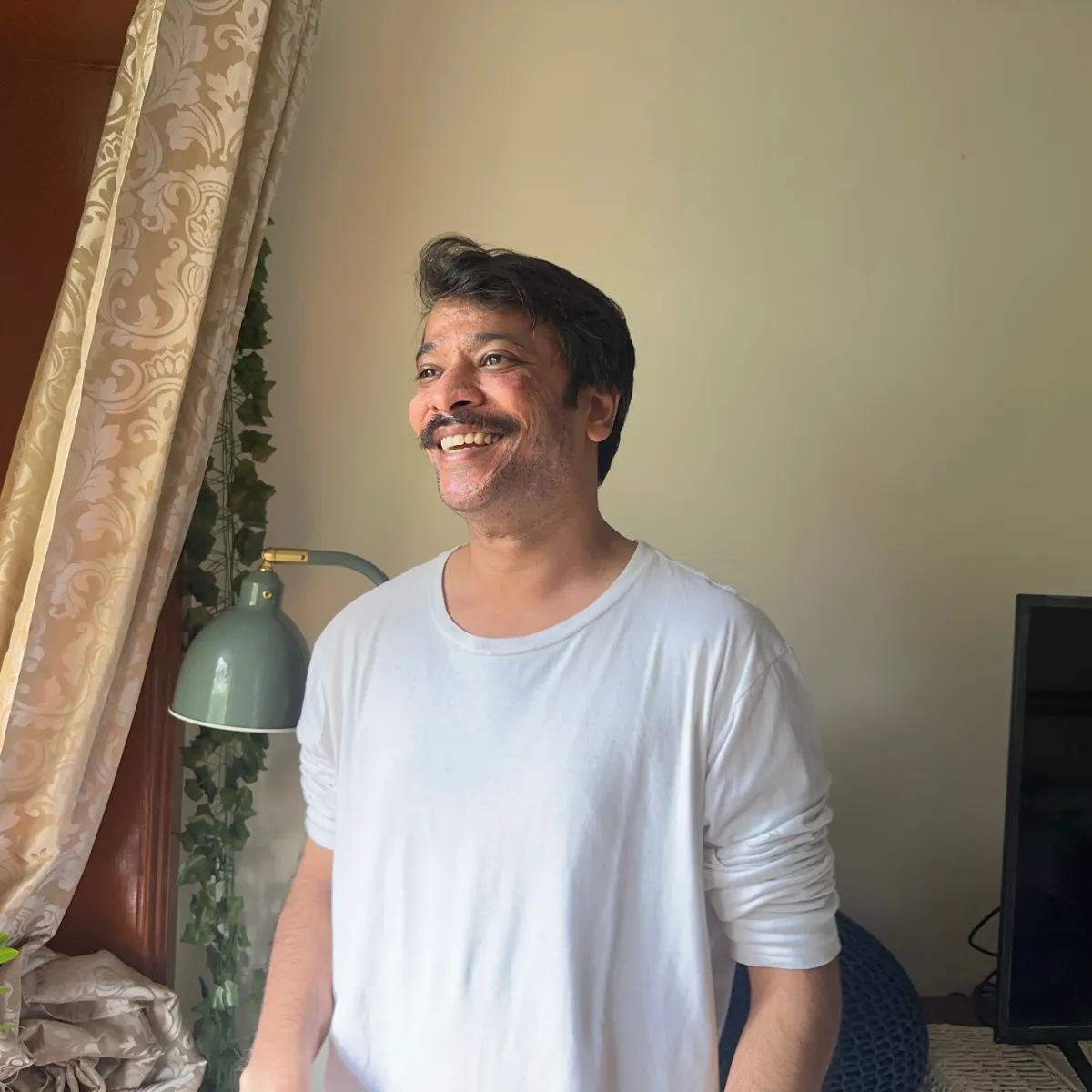 Actor, writer, theatre maker, acting coach, voice over artist