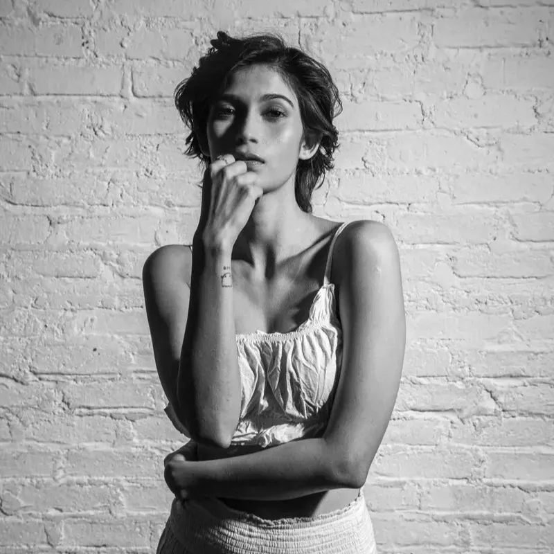 CREATING VISUALLY APPEALING IMAGERY FILLED WITH DRAMATIC MOODS & EMOTIONS.