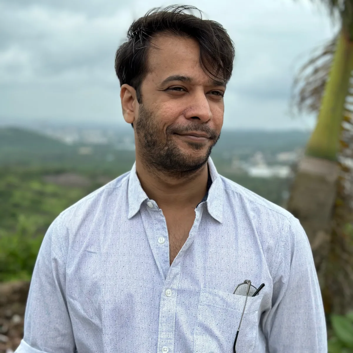Actor, writer, theatre maker, acting coach, voice over artist