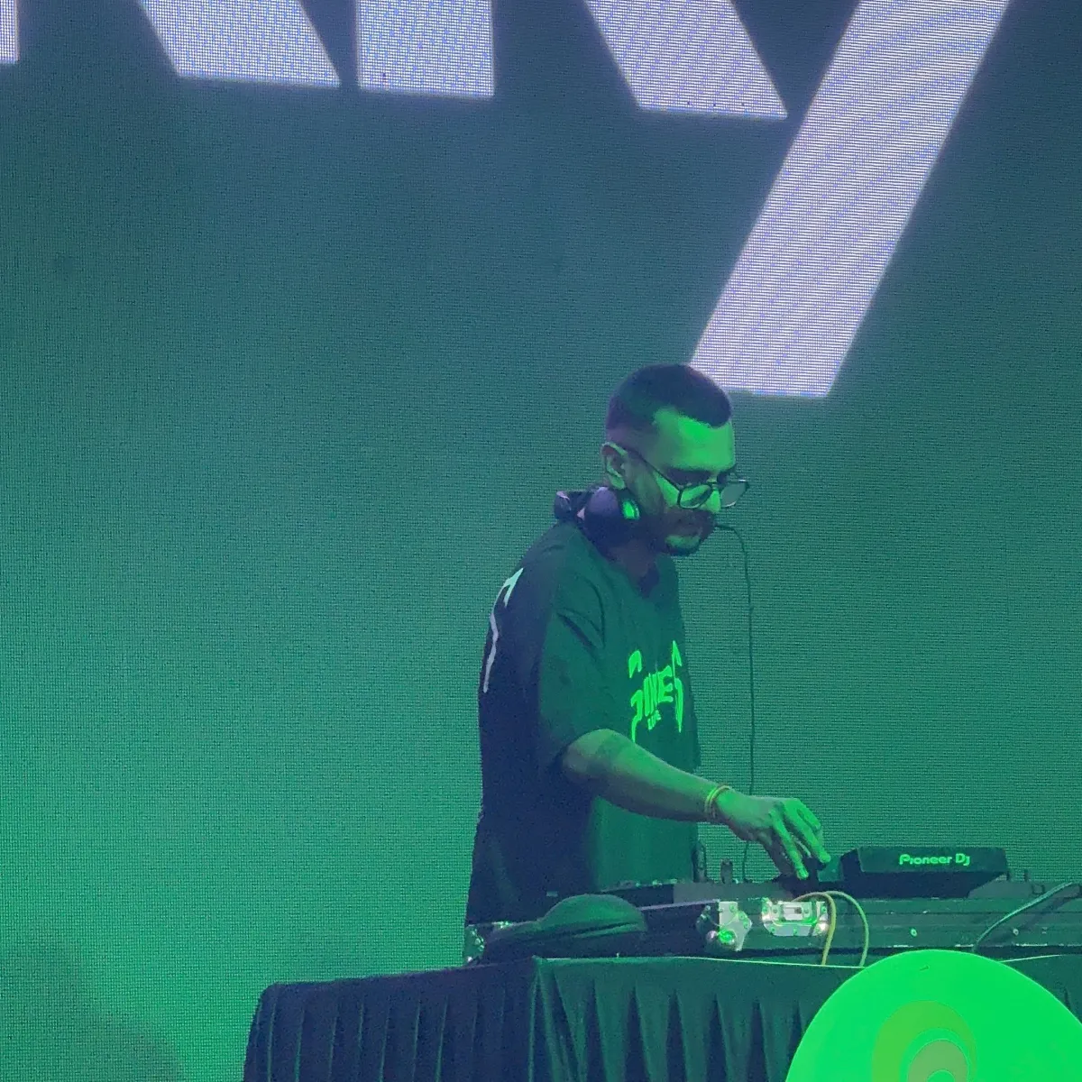 Dj