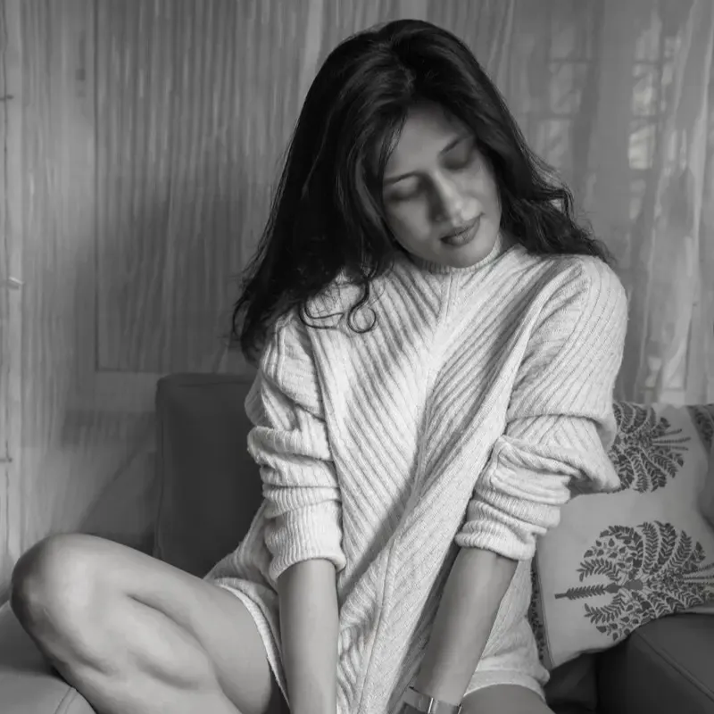 CREATING VISUALLY APPEALING IMAGERY FILLED WITH DRAMATIC MOODS & EMOTIONS.