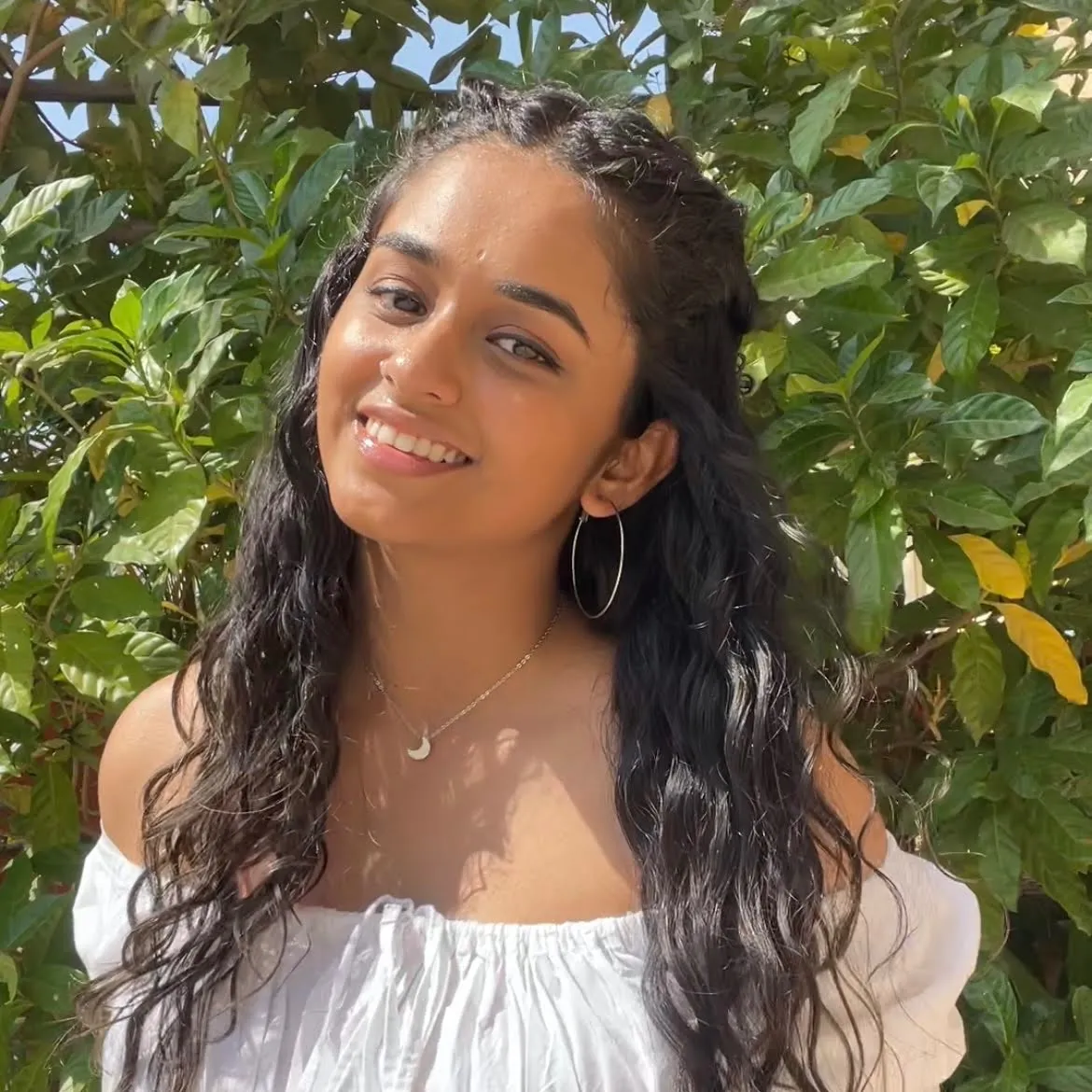 Model with Wavy/Curly Hair 