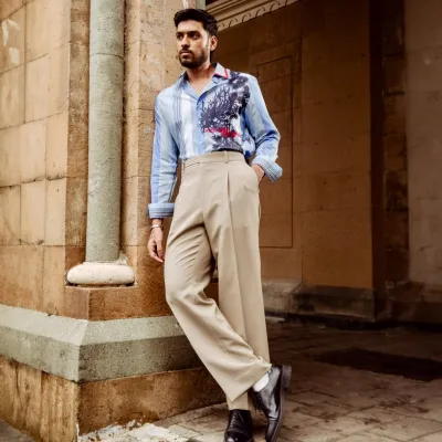 I am a fashion model , confident on camera and can talk English, Hindi and Kannada 