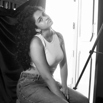 Model with Wavy/Curly Hair 